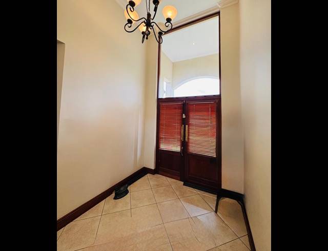 3 BEDROOM HOUSE FOR SALE IN MIDSTREAM ESTATE